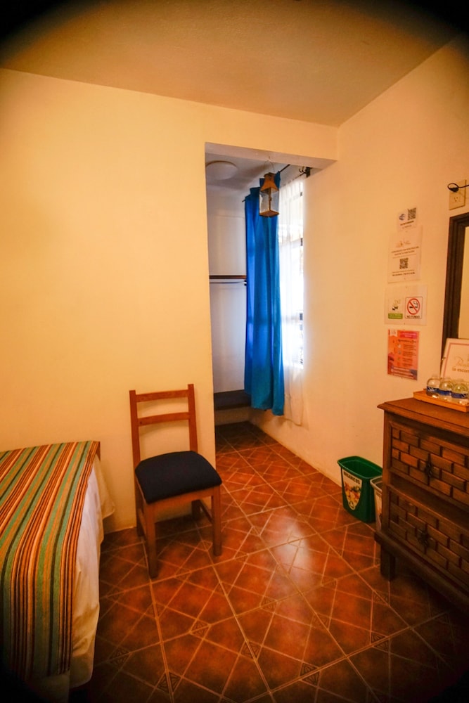 Standard Room, 1 Bedroom, Ensuite, Tower photo 3