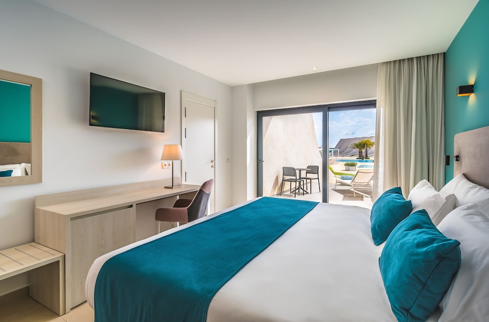 Double Room, Pool Access - Photo 3