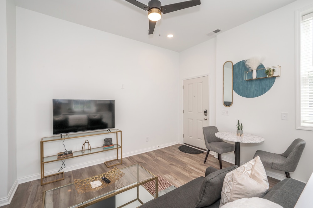 Condo, 1 Queen Bed, Kitchen, Garden View (Covington Charm 201 ) photo 3