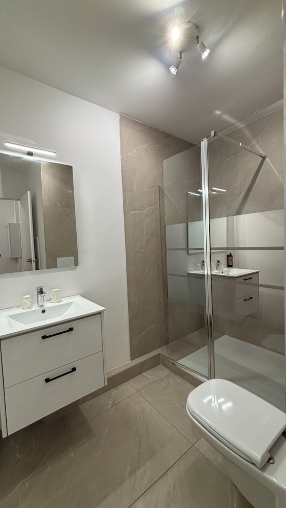 Basic Studio Suite, 1 Bedroom - Photo 5