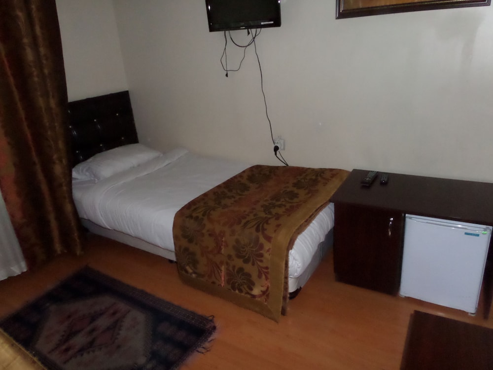 Single Room photo 3