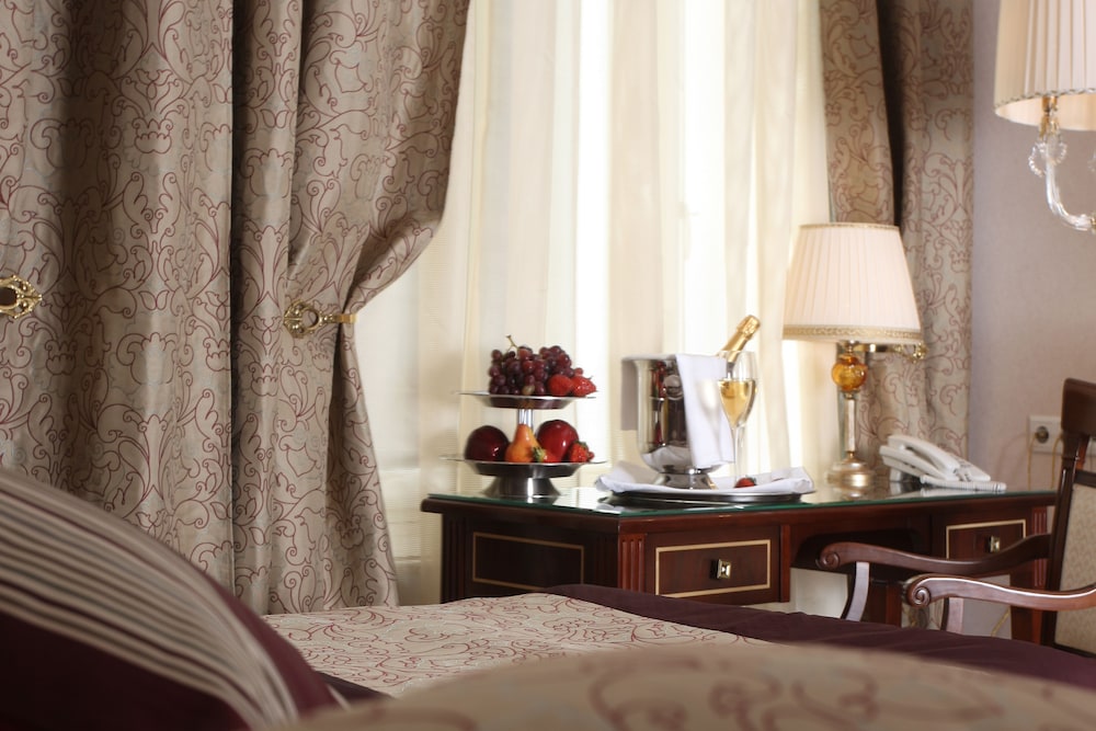 Superior Double or Twin Room photo 2