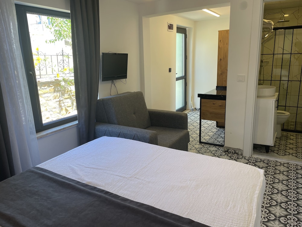 Standard Double Room - Photo 1