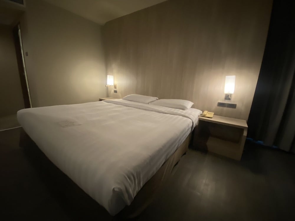 Premium Junior Single Bed photo 3