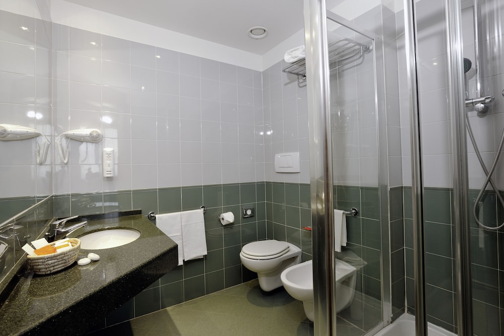 Comfort Double Room Single Use - Photo 9