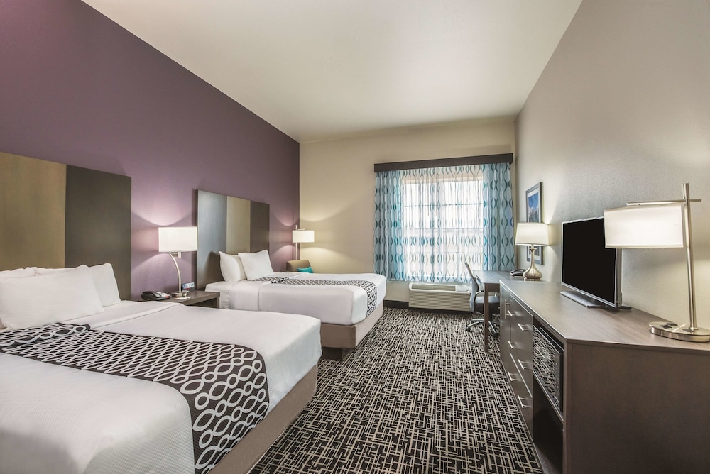 Deluxe Room, 2 Queen Beds, Non Smoking photo 1