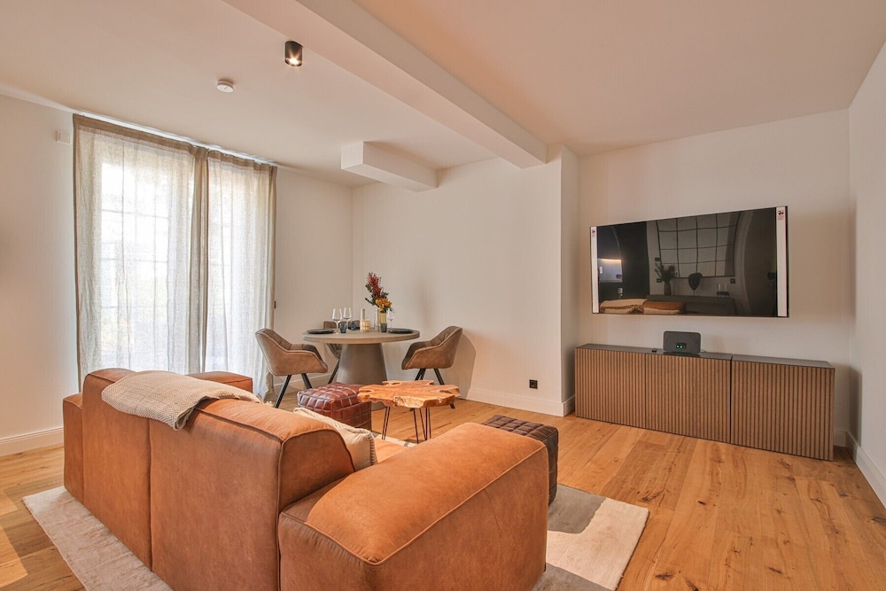 Comfort Apartment, 1 King Bed, Non Smoking, Pets Allowed photo 1