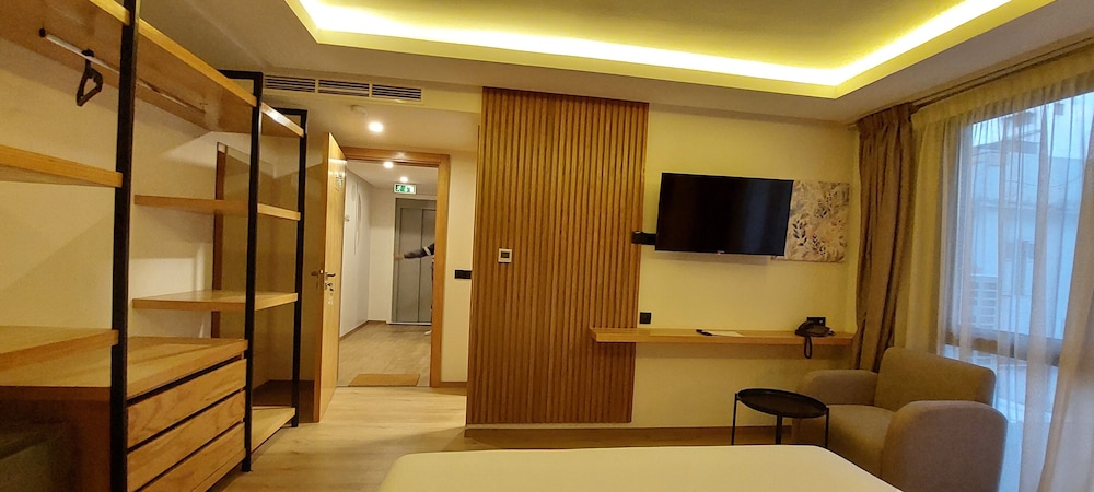 Standard Double Room - Photo 15