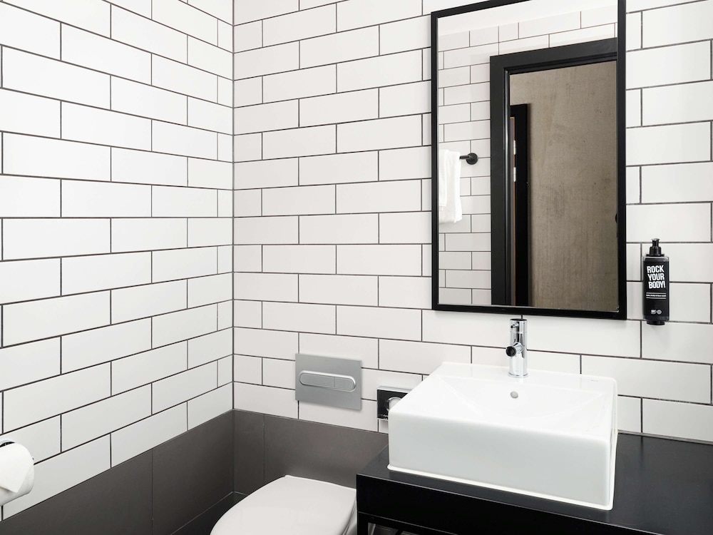 Standard Twin Room, Ensuite - Photo 4
