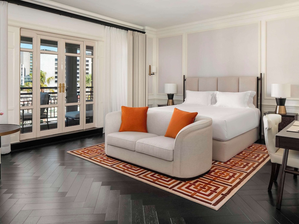 Superior Room, 1 King Bed photo 1