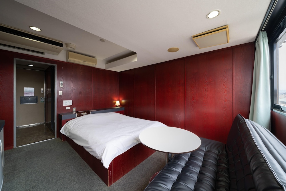 Deluxe Double Room with Shower Only and Sofa Bed - Photo 2