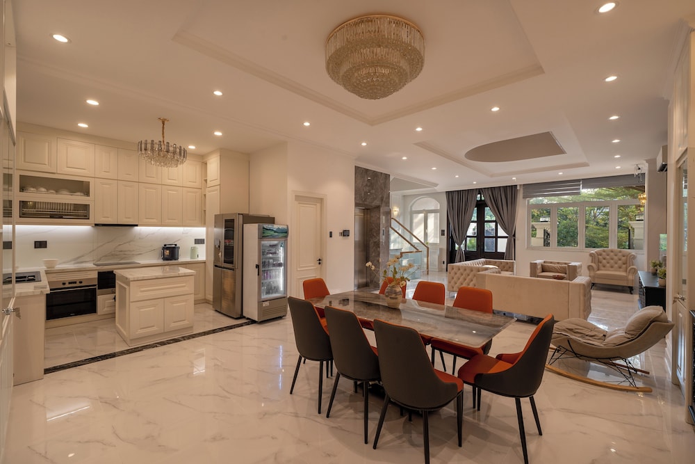 Grand Villa, 5 Bedrooms, Club Lounge Access, Garden View photo 2