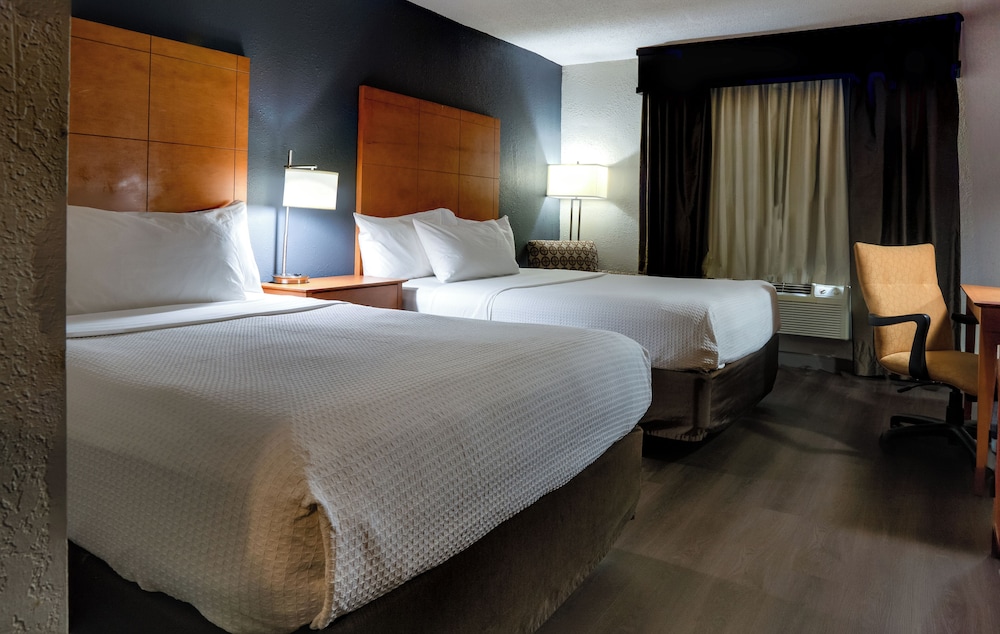 Suite, 2 Queen Beds, Non Smoking (1 Bedroom) photo 2