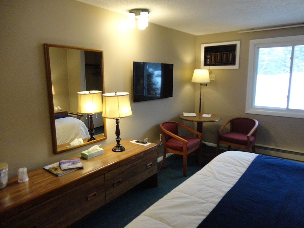 Standard Room, 1 King Bed photo 2
