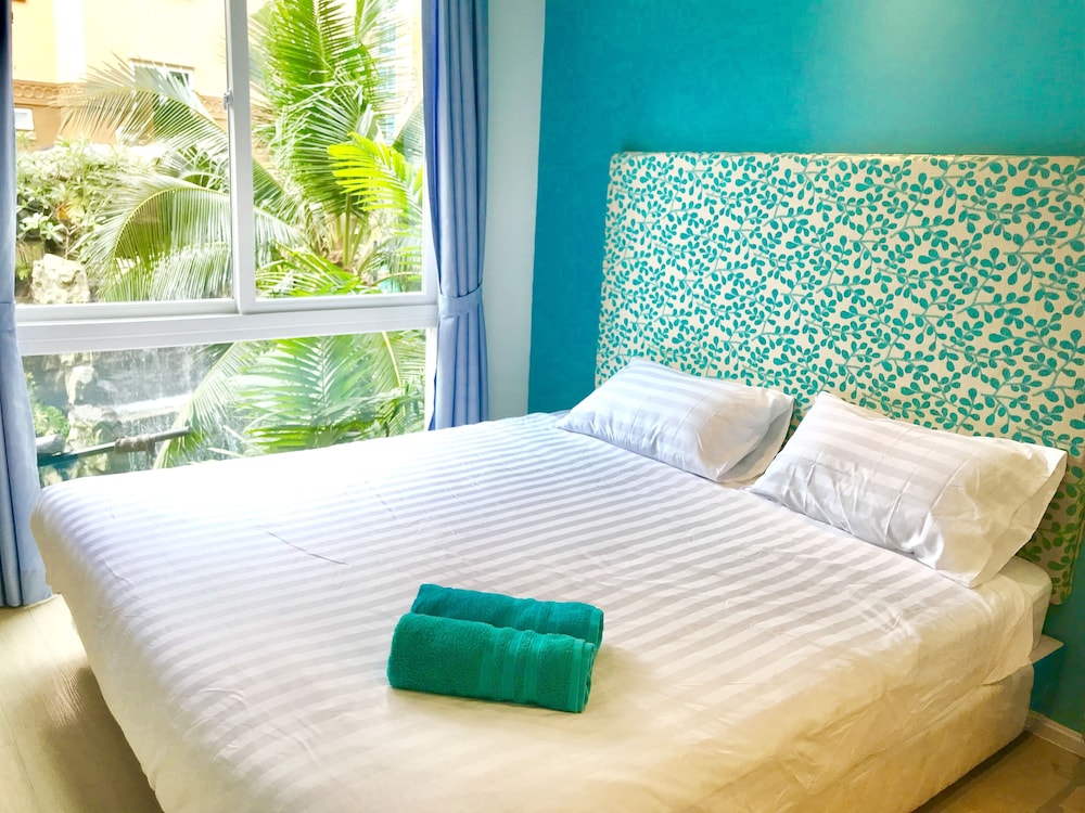 Executive Apartment, 2 Bedrooms, Terrace, Pool View photo 1
