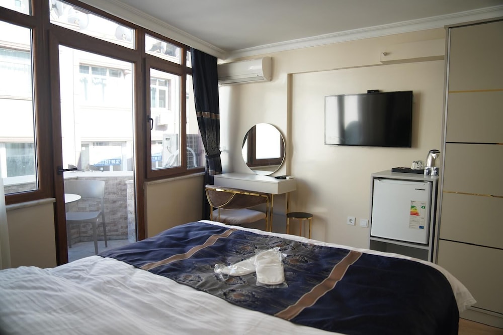 Superior Double or Twin Room photo 3