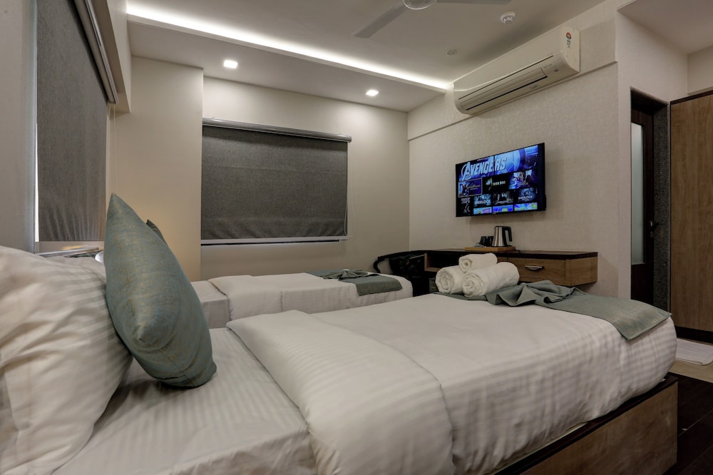 Executive Room - Photo 8