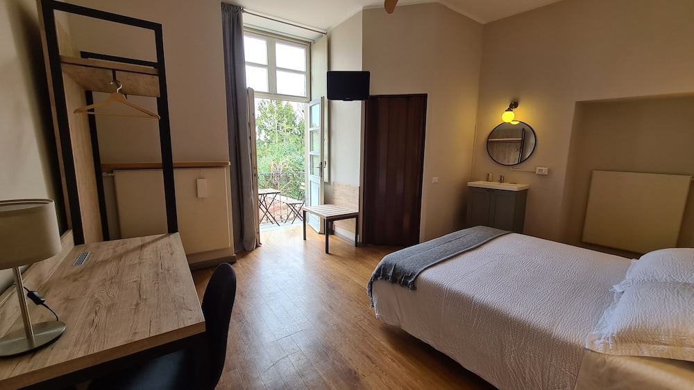 Superior Double or Twin Room - Photo 4