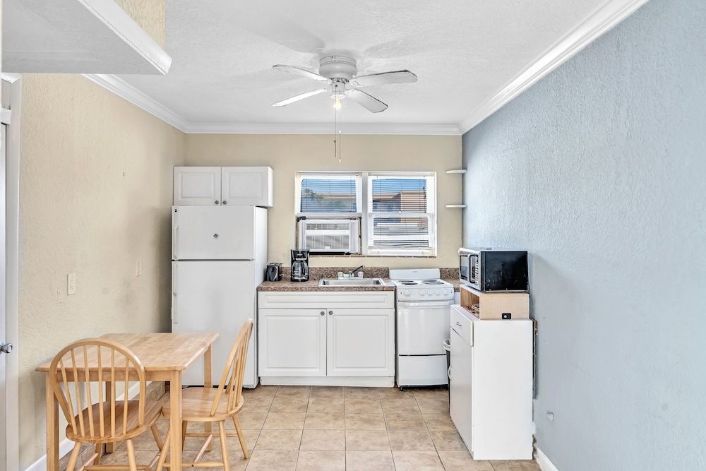 Apartment photo 2