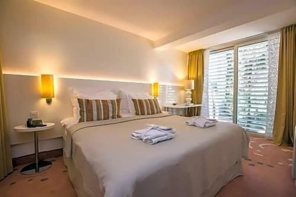 Two Double Rooms with Connecting Door 44 m2 Courtyard/Park View with French Balconies