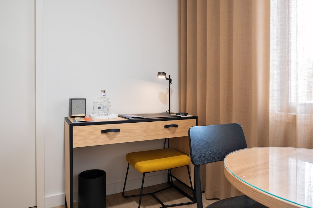 Standard Double or Twin Room - Photo 6