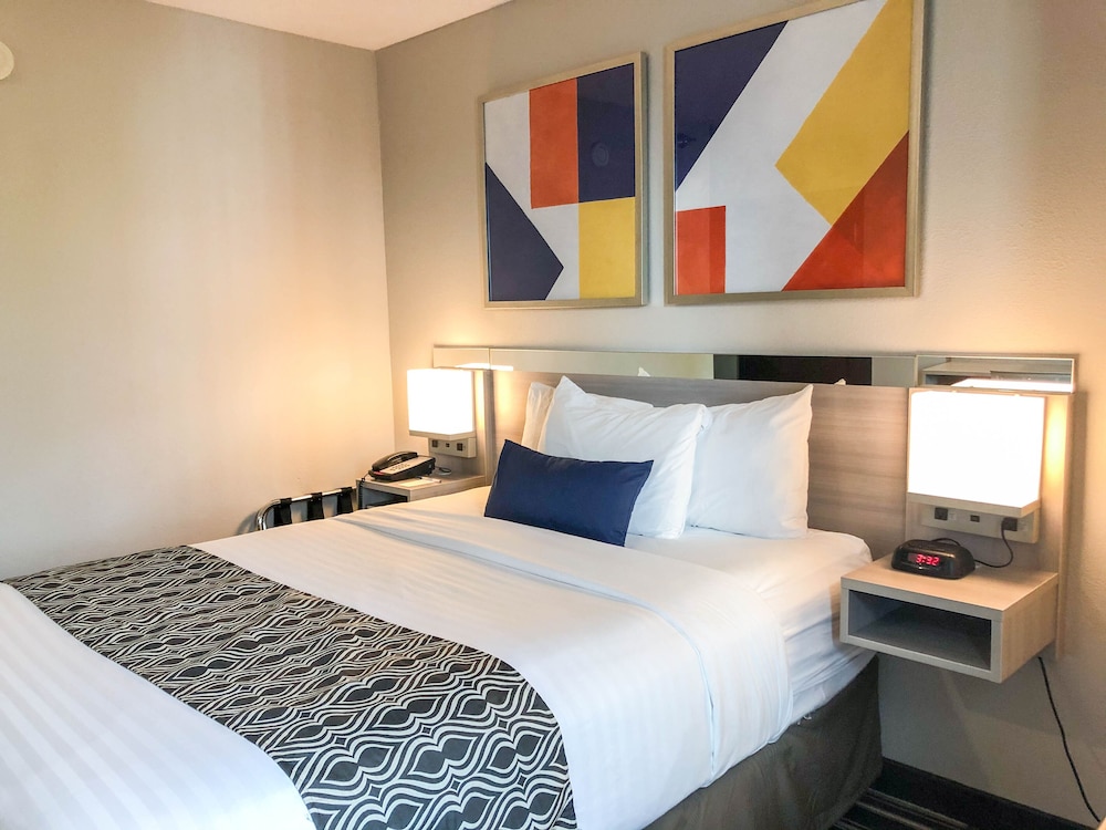 Room, Accessible photo 2