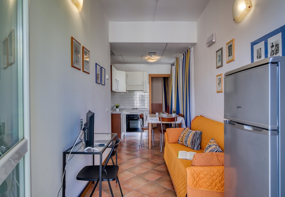Family Apartment, Multiple Beds, Sea Facing (Frontline Beach 16 - B3 - Near To The) photo 3