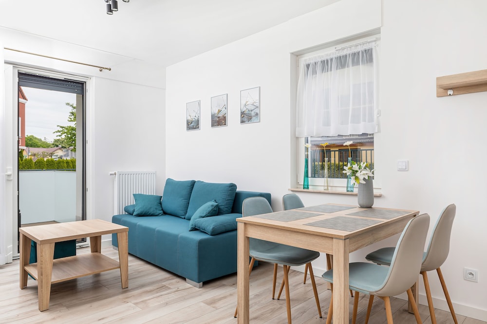 Apartment, 2 Bedrooms, Balcony, Beachside