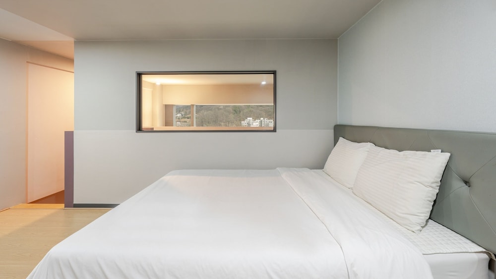 Basic Room, 1 Bedroom (Room B304 (Couple/Family Room)) - Photo 7