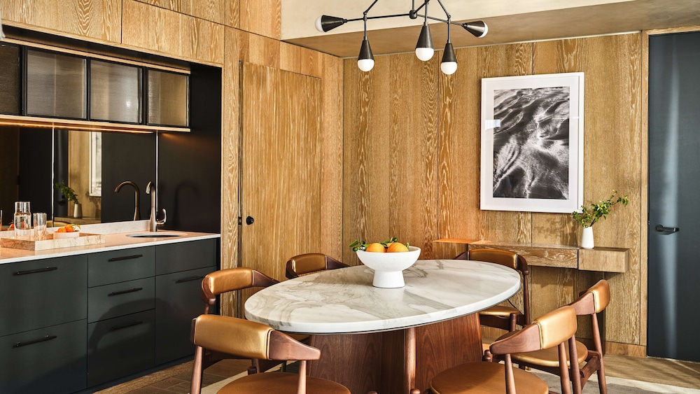 Penthouse (Skyline Penthouse)