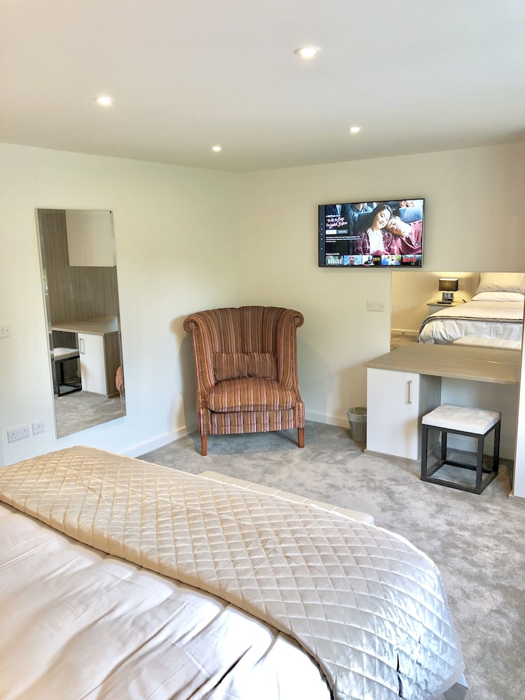 The Leat Apartment, 2 Bedroom, En-Suite photo 3