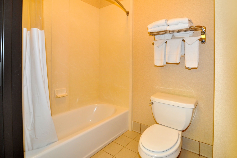 Room, 1 King Bed, Non Smoking - Photo 2