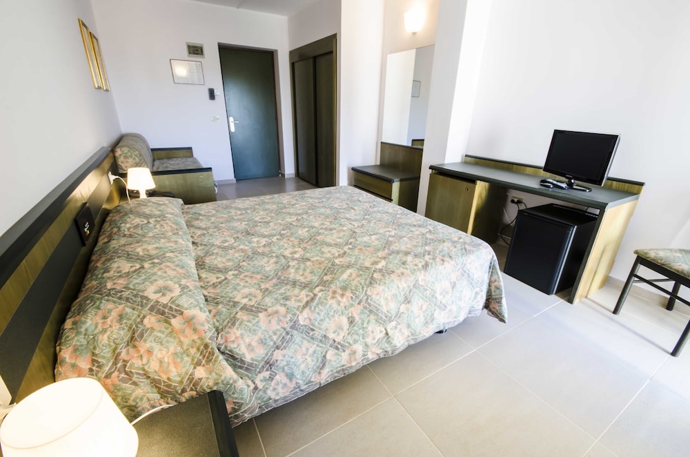 Comfort Triple Room, Resort View photo 3