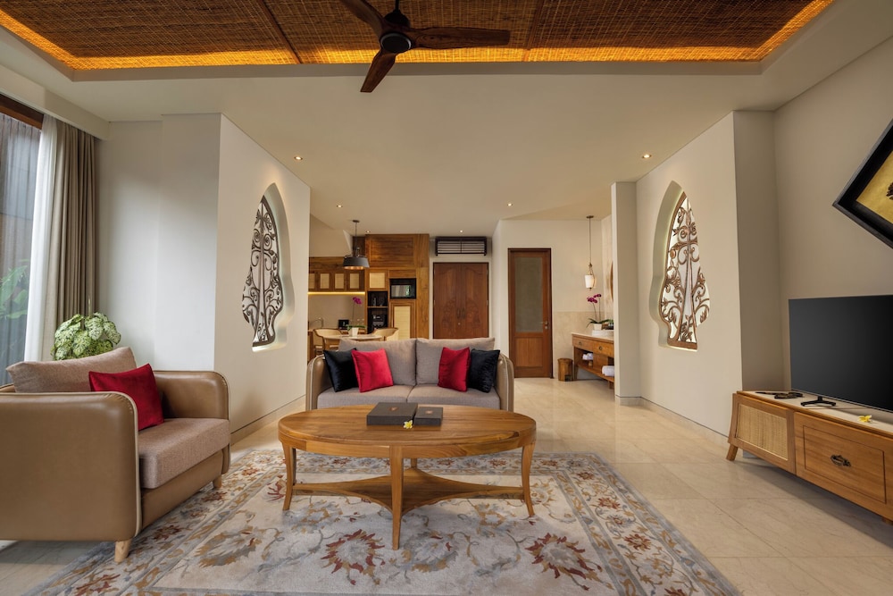 Two Storey Pool Villa photo 3