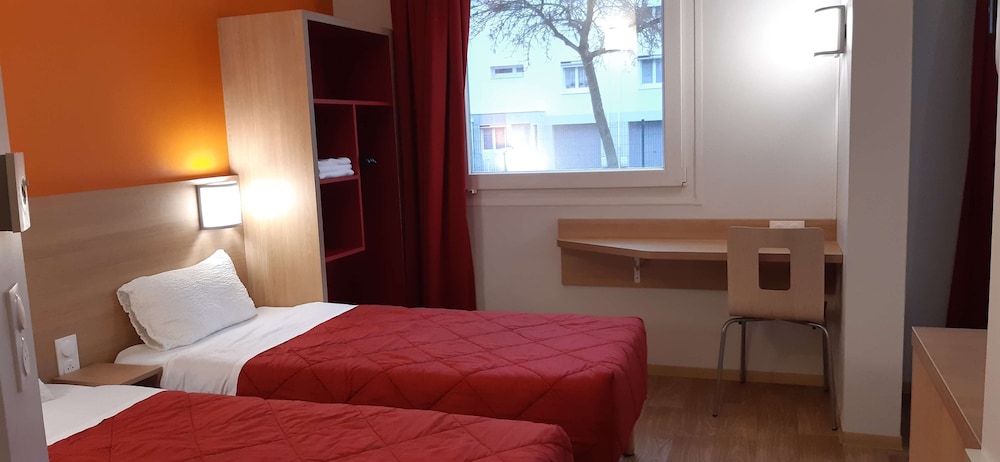 Room, Multiple Beds - Photo 3
