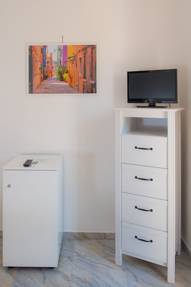 Double Room - Photo 9