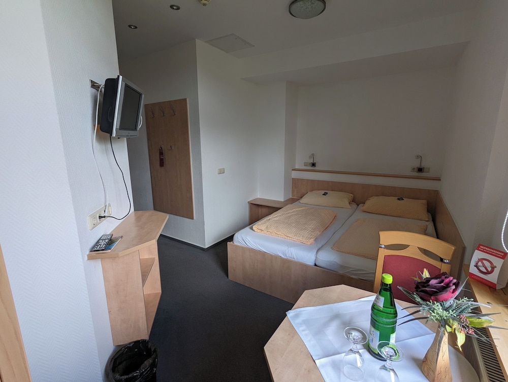 Basic Double Room photo 1