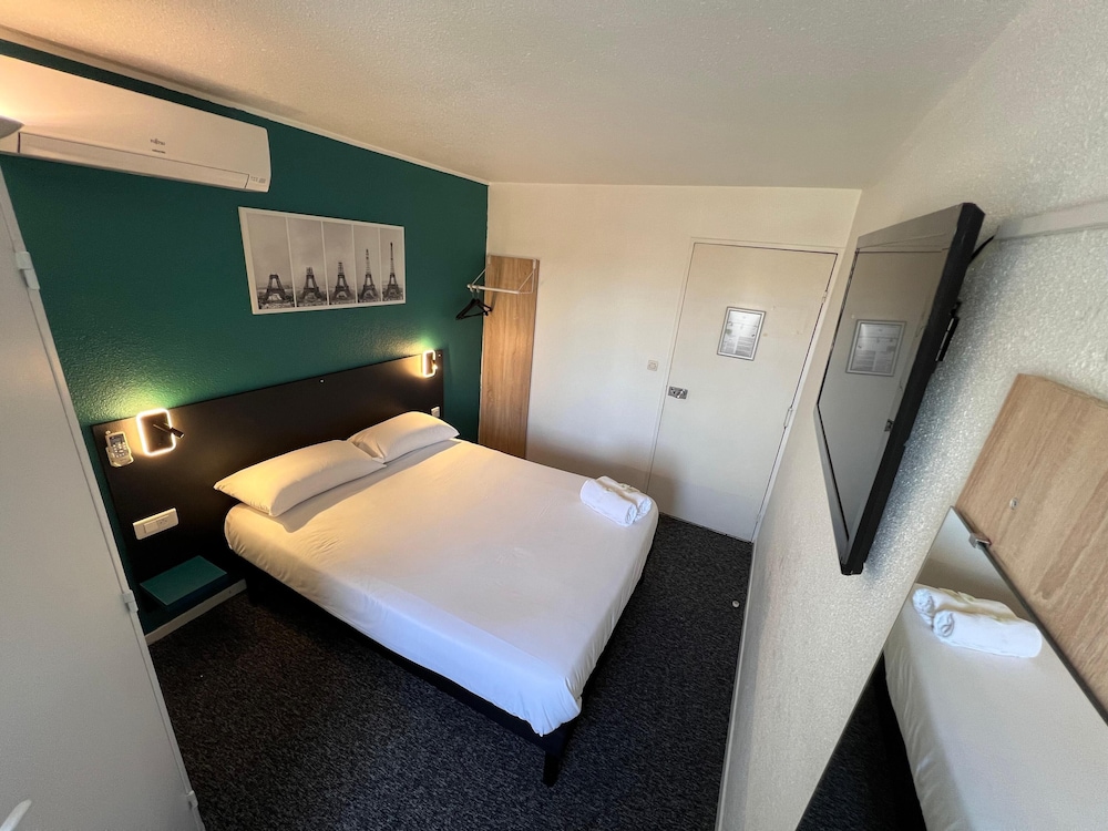 Standard Double Room - Photo 2