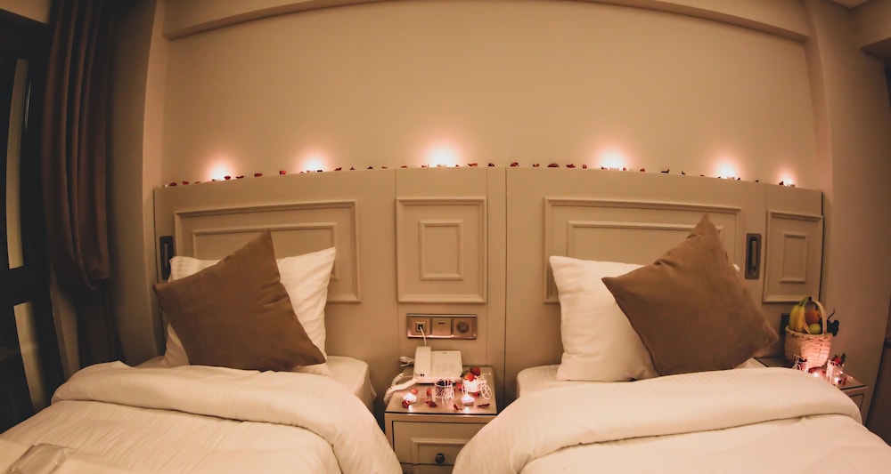 Economy Twin Room photo 2