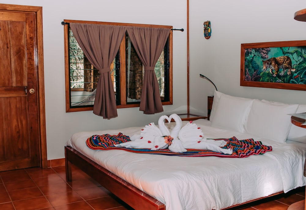 Jaguar - Honeymoon Premium Cabana photo 1