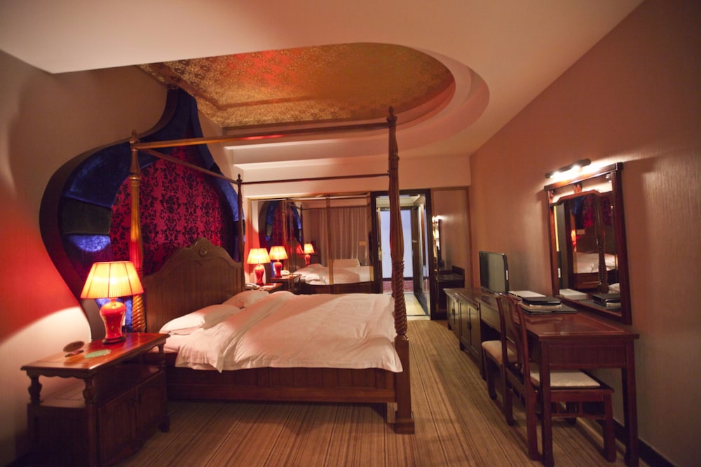 Deluxe Themed Double Room