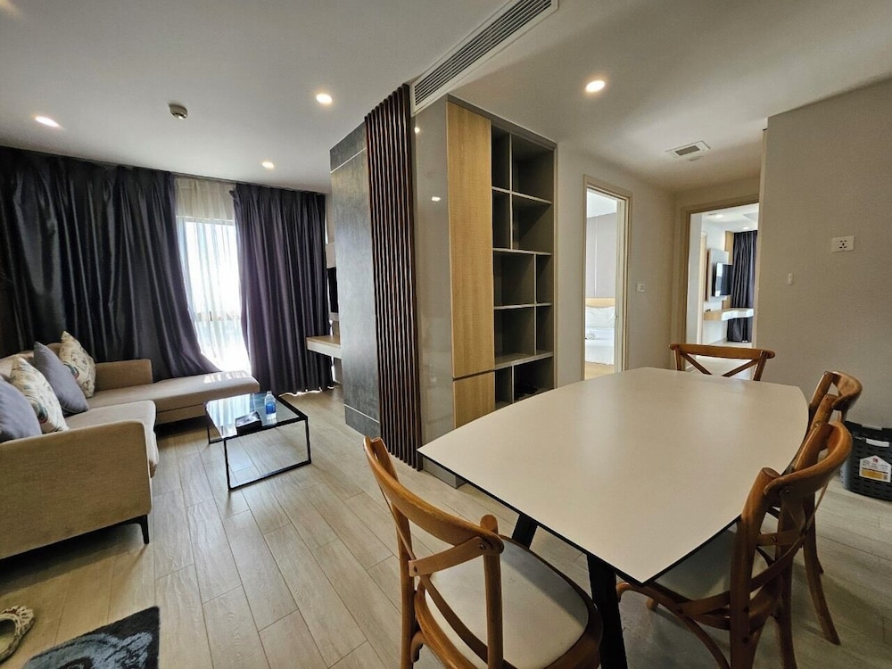 City Apartment, 2 Bedrooms, Balcony, Beach View