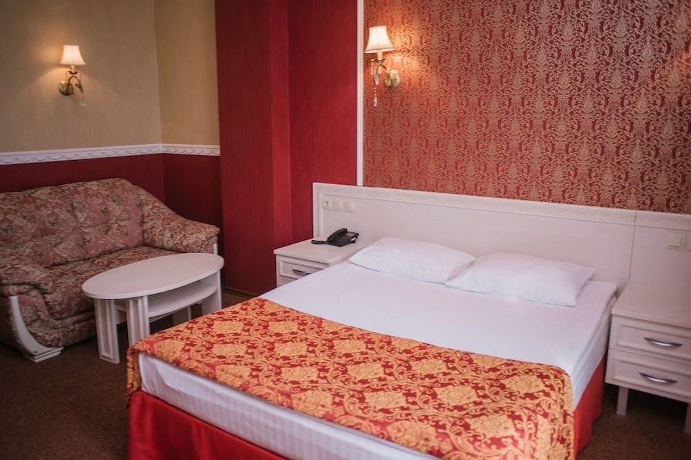 Suite, 1 Queen Bed, Non Smoking photo 2