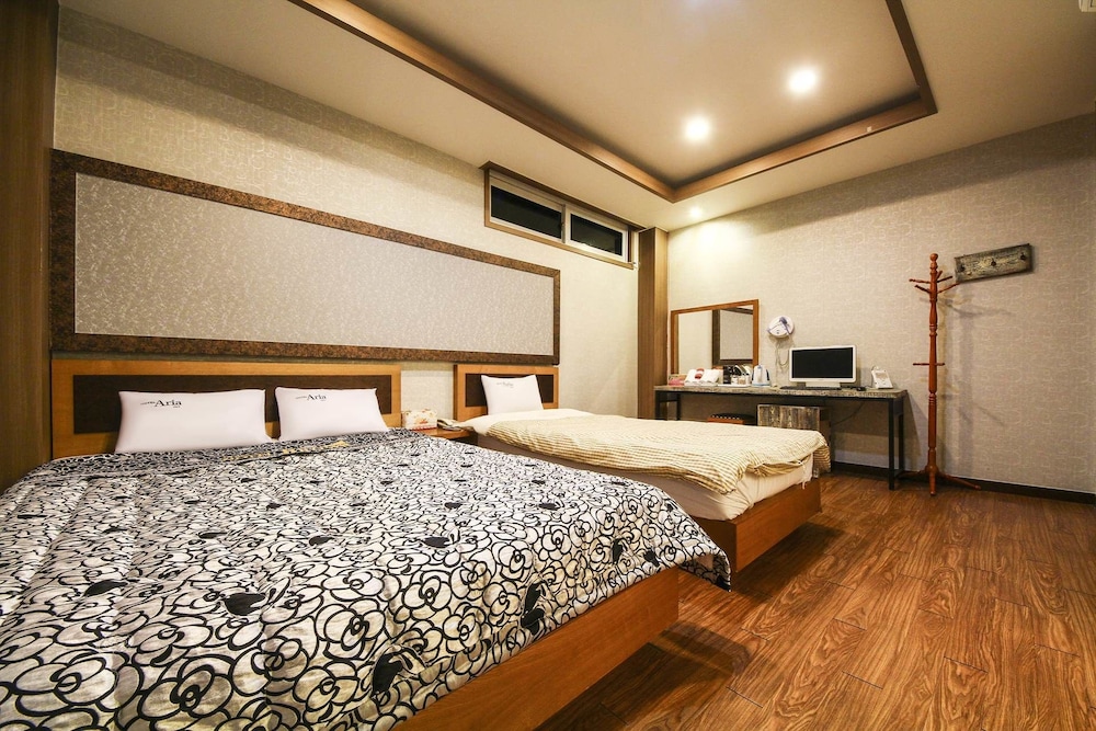 Deluxe Twin Room - Photo 5