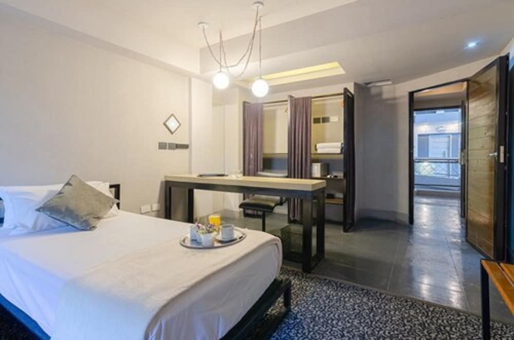 Senior Suite, 2 Twin Beds photo 2
