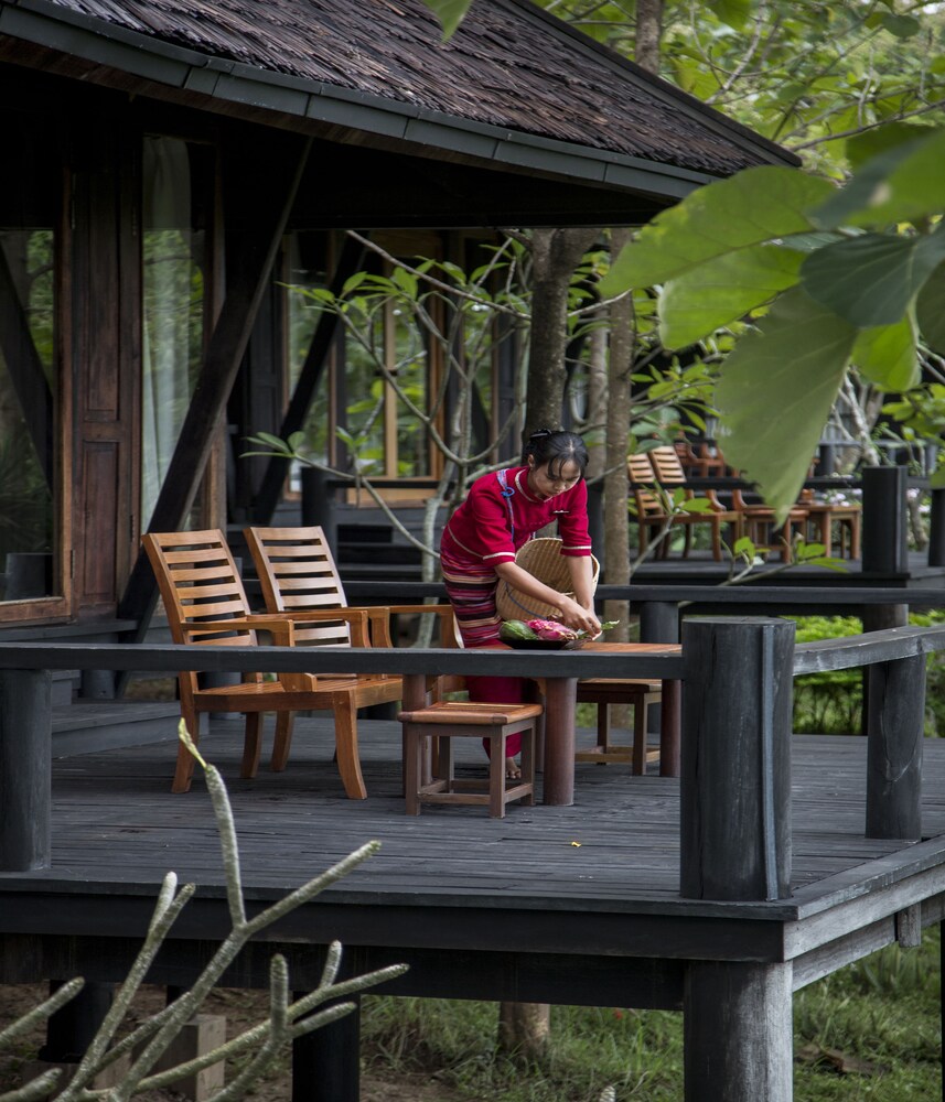 Lake Front Single Villa photo 3
