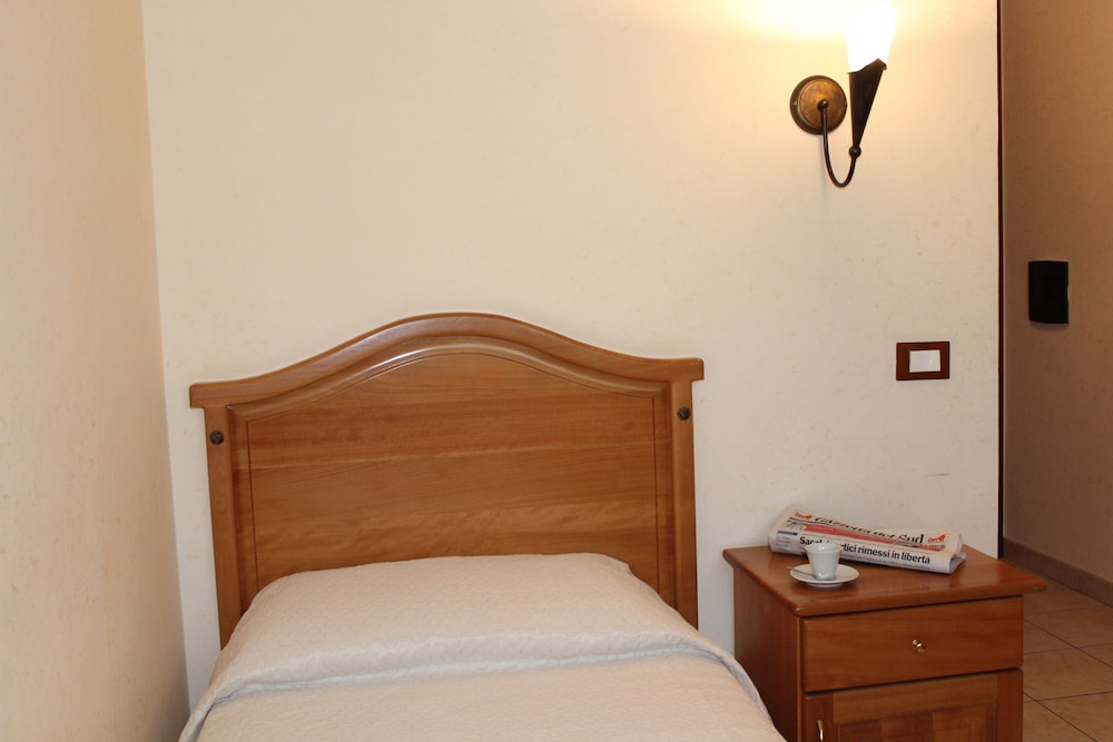 Single Room photo 3