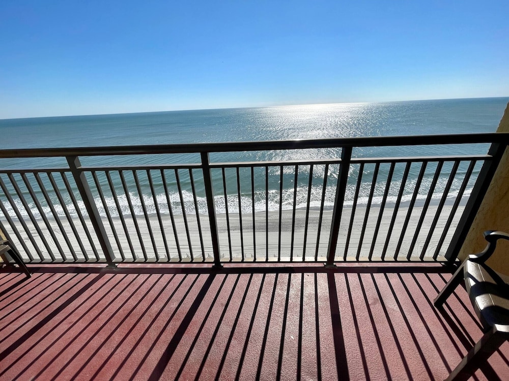 Stunning Oceanfront View! Heart Of The Golden Mile, Photo 10