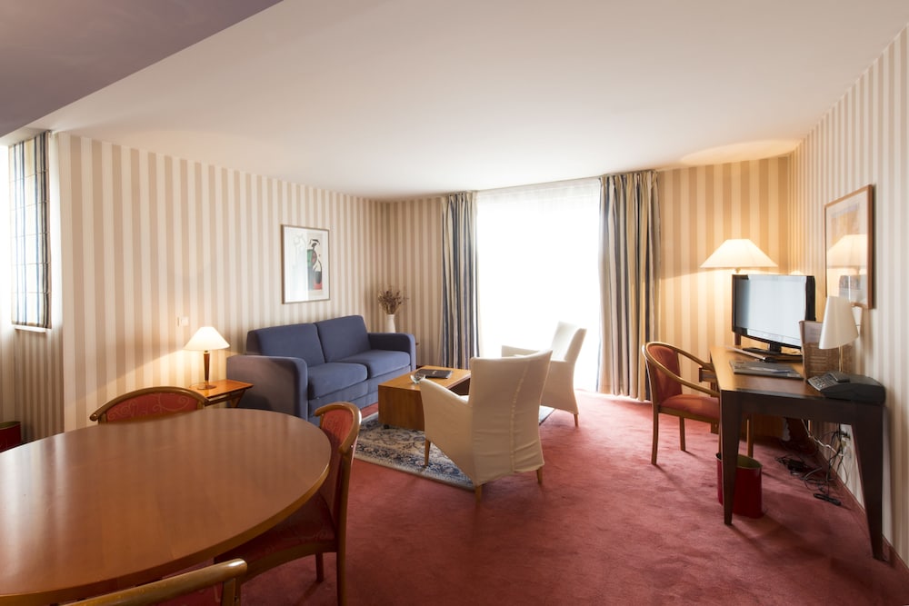Prestige Apartment - Photo 3