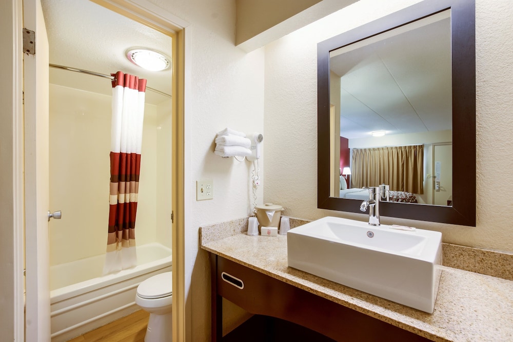 Superior Room, 1 King Bed, Non Smoking - Photo 5